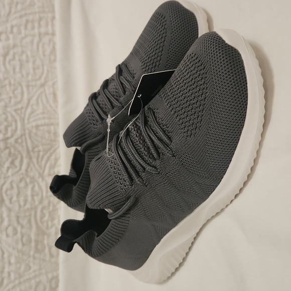 New! AKK grey shoes sneakers walking slip on tennis casual athletic gym work - Picture 8 of 14